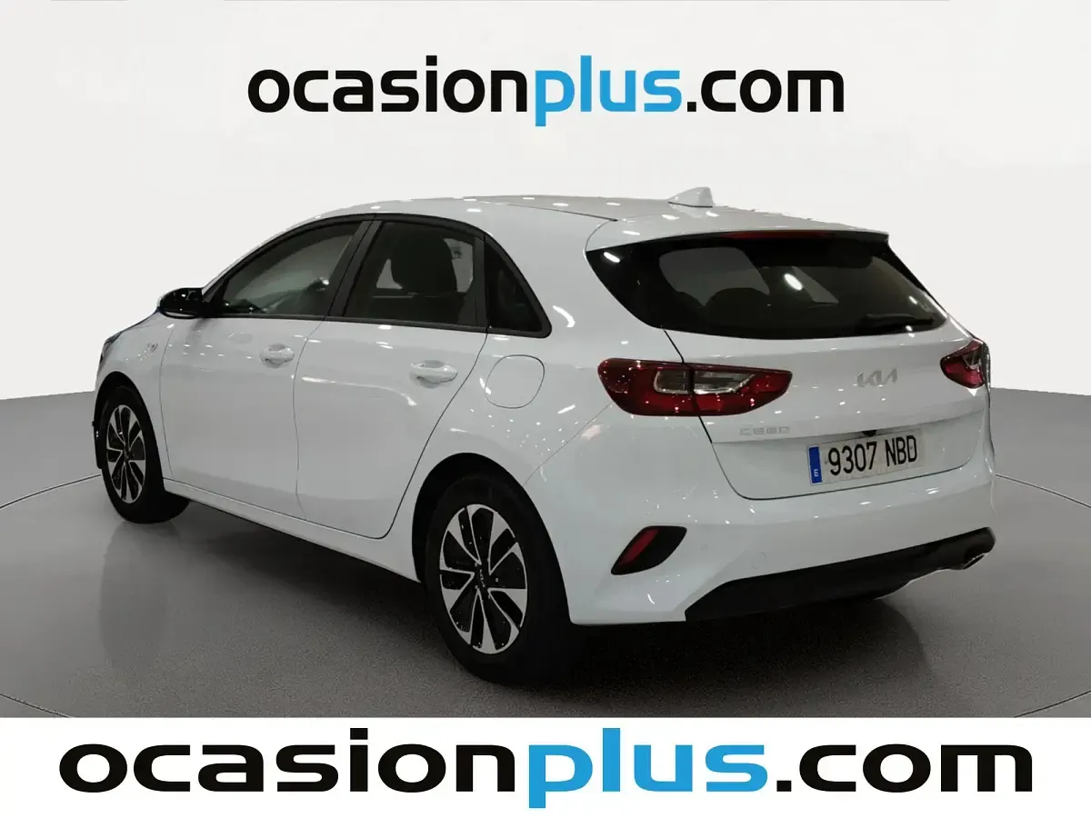 Usado Kia Ceed 101 CV (74 kW) 2025 Blanco Utilitario