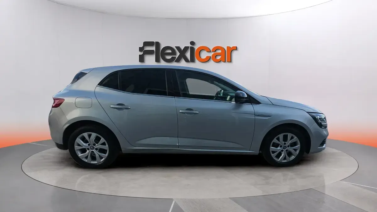 Usado Renault Mégane LIMITED 140 CV (102 kW) 2020 Gris Berlina