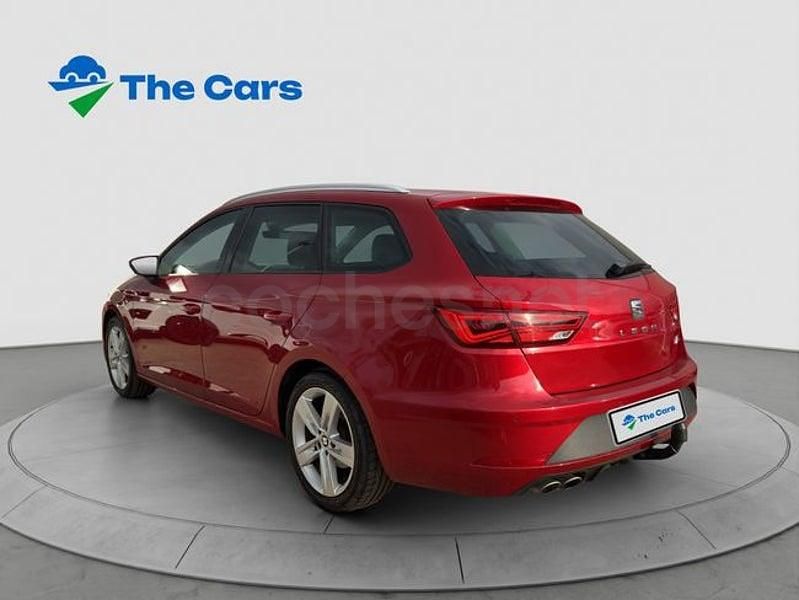 Usado Seat Leon FR 150 CV (110 kW) 2019 Rojo Familiar