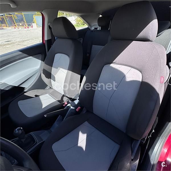 Usado Seat Ibiza SC Reference 70 CV (51 kW) 2014 Rojo Utilitario