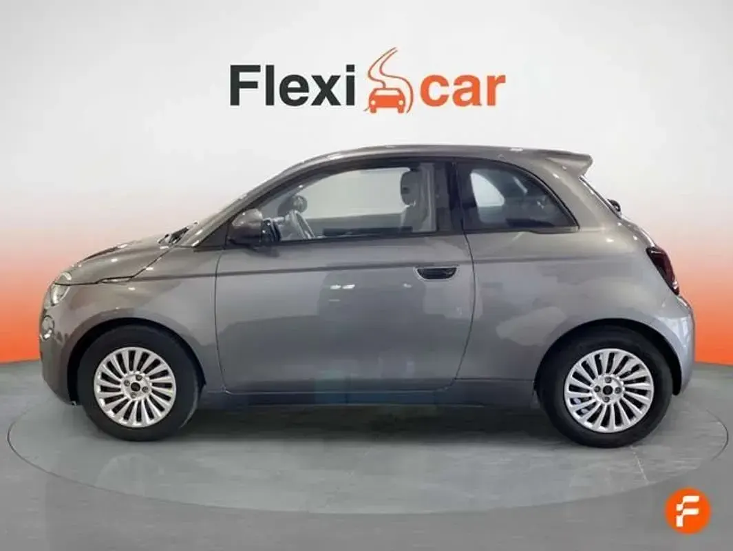 Usado Fiat 500e Action 69 kW (95 CV) 2022 Gris Berlina