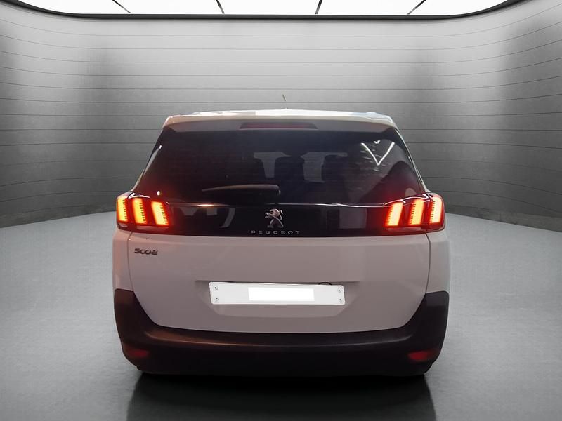 Usado Peugeot 5008 Active 130 HP (95 kW) 2017 Branco SUV