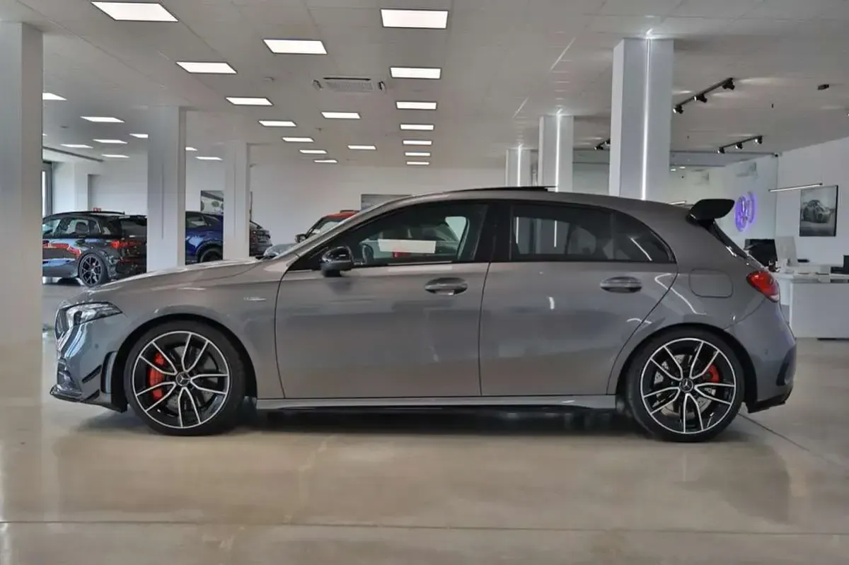 Usado Mercedes A35 AMG AMG 306 CV (225 kW) 2022 Gris Utilitario