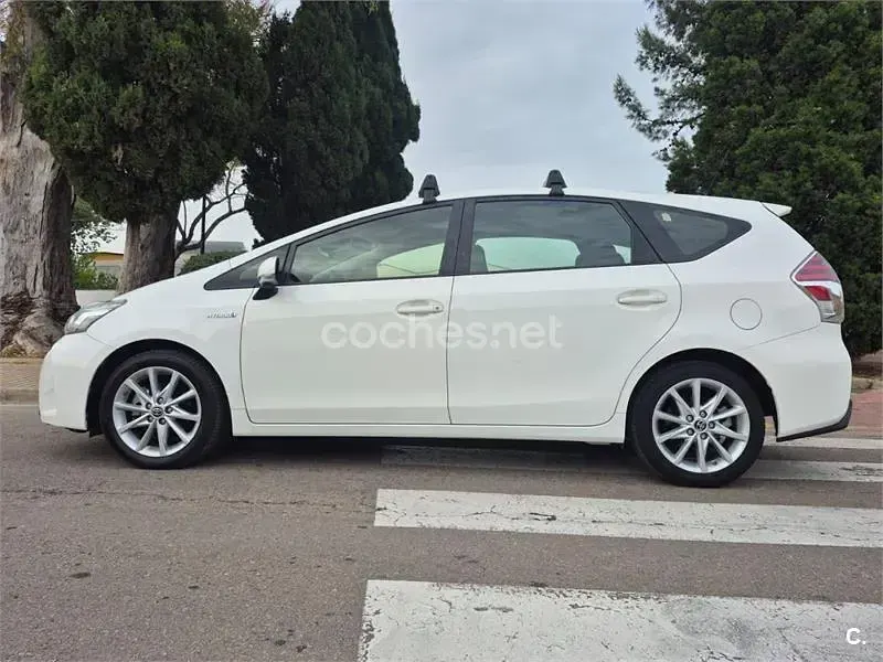 Käytetty Toyota Prius+ Advance 136 HP (100 kW) 2021 Valkoinen Tila-auto