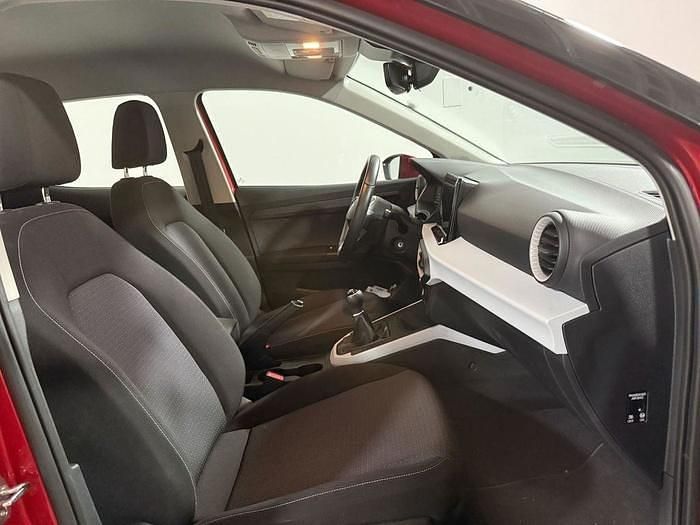 Usado Seat Arona Style 115 CV (84 kW) 2024 Rojo SUV