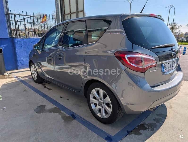 Usado Opel Meriva Excellence 136 CV (100 kW) 2015 Gris / plata Monovolumen