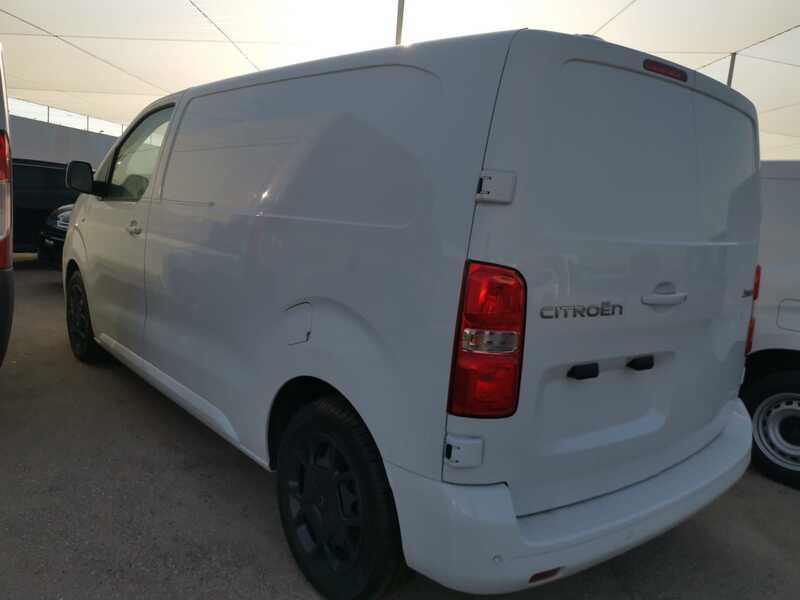 Usado Citroën Jumpy 120 CV (88 kW) 2024 Blanco Monovolumen