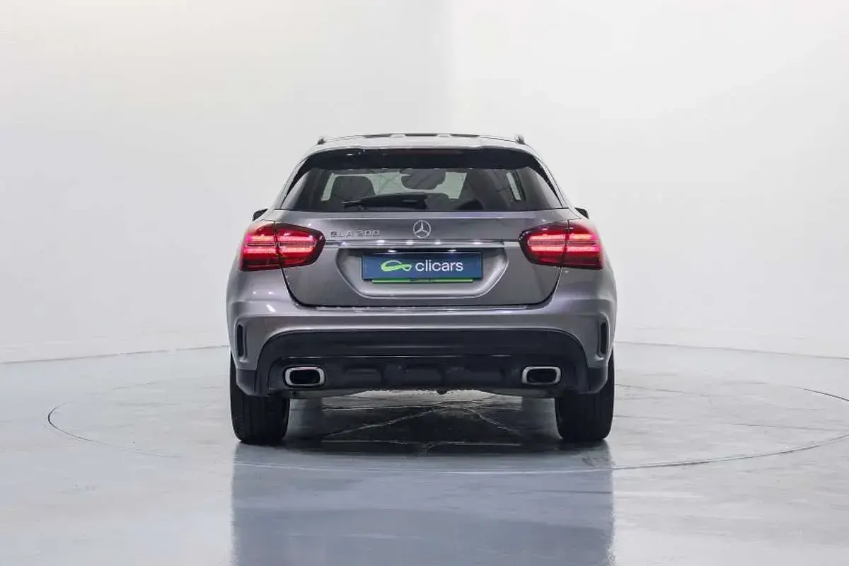 Usado Mercedes GLA200 156 CV (114 kW) 2020 Gris SUV