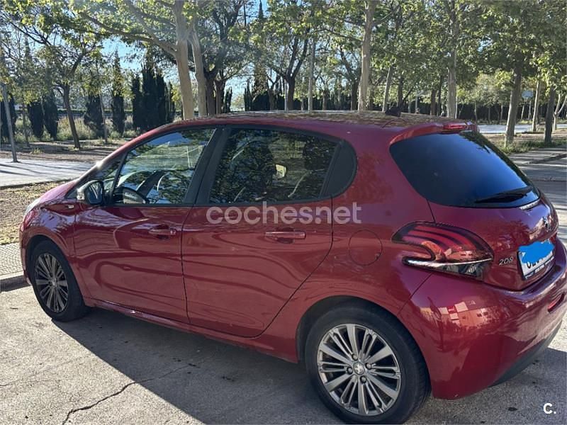 Usado Peugeot 208 Style 82 CV (60 kW) 2016 Rojo Utilitario