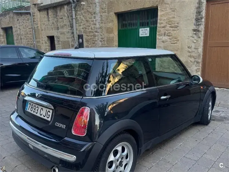 Usado Mini Cooper 115 CV (84 kW) 2003 Negro Utilitario