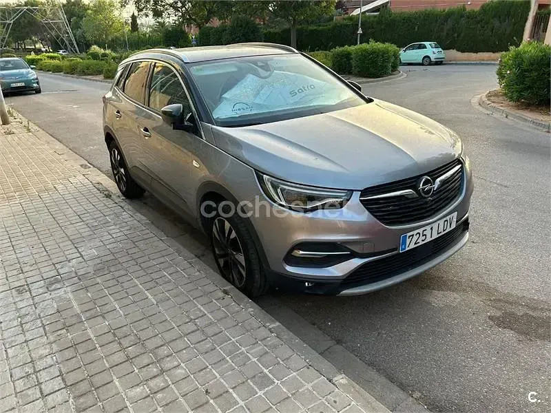 Usado Opel Grandland X Ultimate 130 CV (95 kW) 2020 Gris / plata SUV