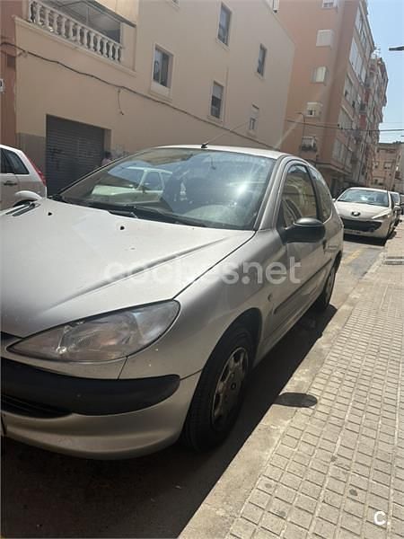 Gris / plata Usado 2000 Peugeot 206 Berlina | 2600 € (Precio justo) - Imagen 1/1
