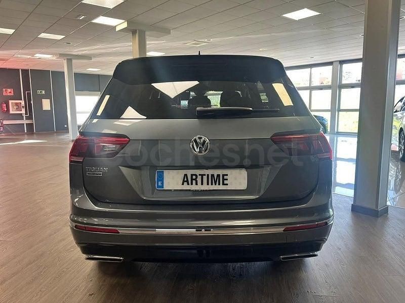 Usado VW Tiguan Allspace Advance 150 CV (110 kW) 2020 Gris / plata SUV