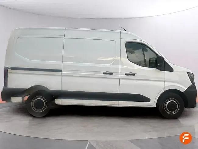 Begagnad Renault Master 150 HK (110 kW) 2024 Vit Minibuss