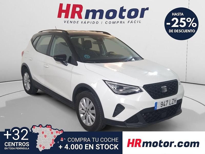 Usado Seat Arona Style 110 CV (80 kW) 2022 Blanco SUV