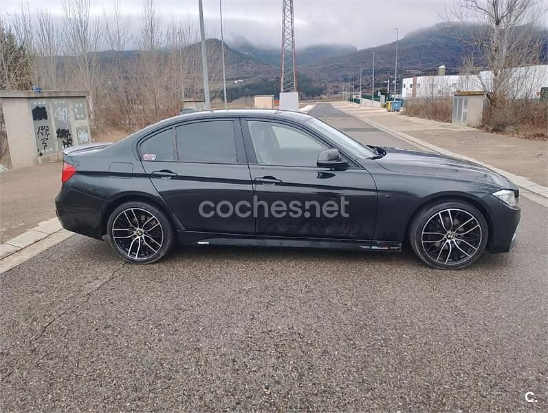 Usado BMW 318 Comfort Edition 143 CV (105 kW) 2012 Negro Berlina
