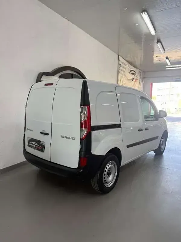 Usado Renault Kangoo 95 CV (69 kW) 2021 Blanco Monovolumen