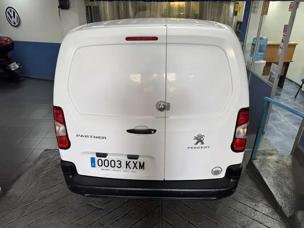 Usado Peugeot Partner S 99 CV (72 kW) 2019 Blanco Monovolumen