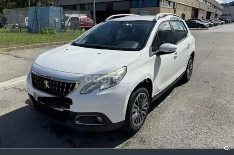 Usado Peugeot 2008 Style 110 CV (80 kW) 2016 Blanco SUV