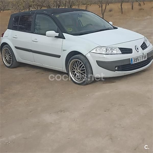Blanco Usado 2007 Renault Mégane II Extreme Berlina | 2300 € (Un poco caro) - Imagen 1/4