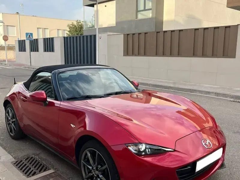 Usado Mazda MX5 Inclusive 160 CV (117 kW) 2016 Rojo Descapotable