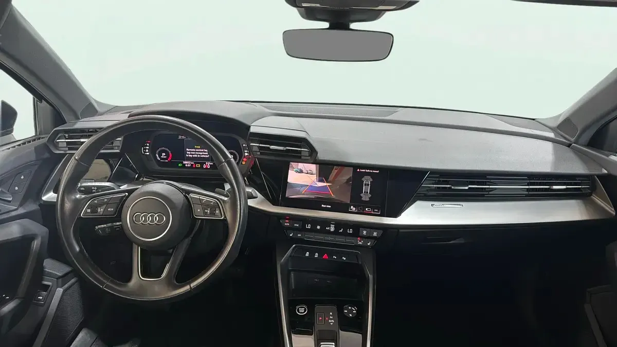 Usado Audi A3 Premium 110 CV (80 kW) 2023 Gris Berlina