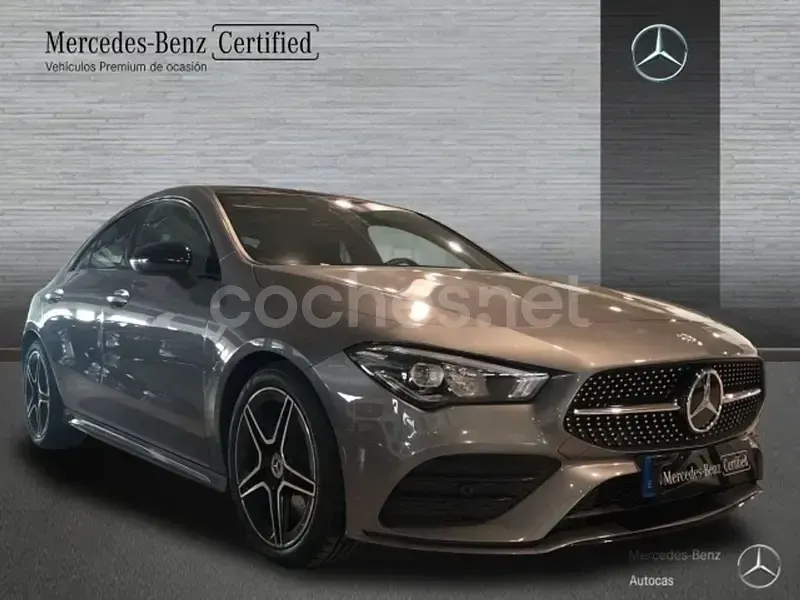 Usado Mercedes CLA200 163 CV (119 kW) 2019 Gris / plata Berlina