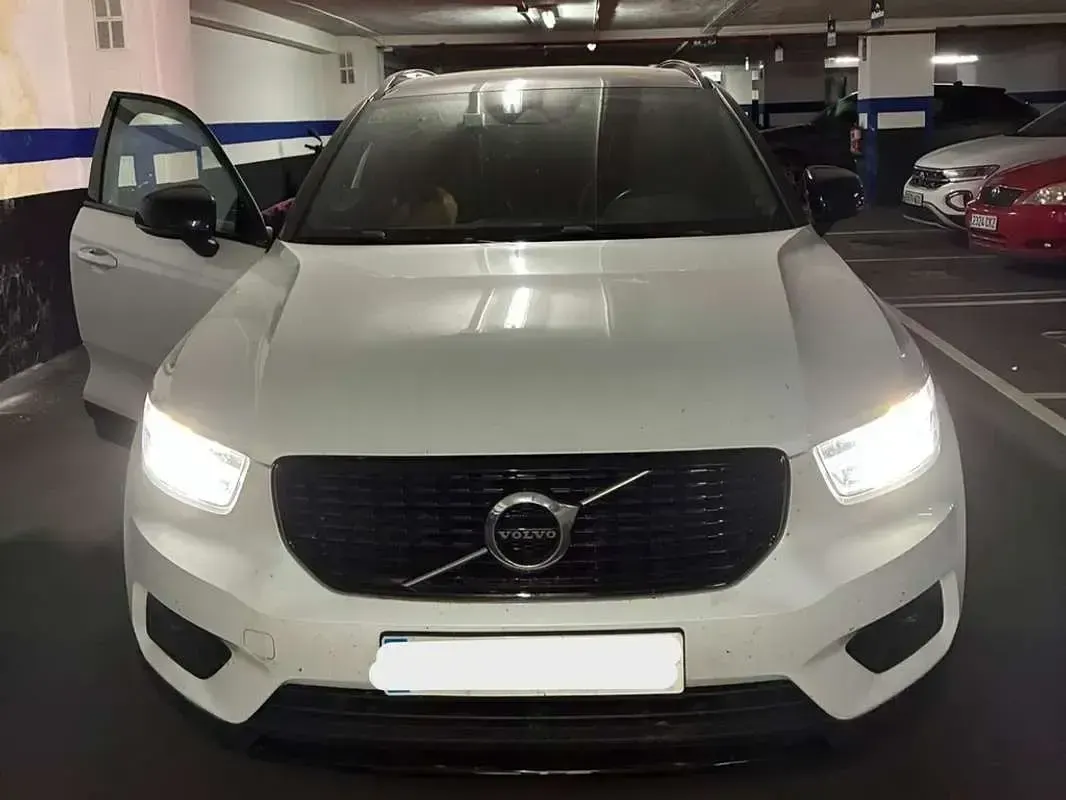 Usado Volvo XC40 R-Design 190 CV (139 kW) 2020 Blanco SUV