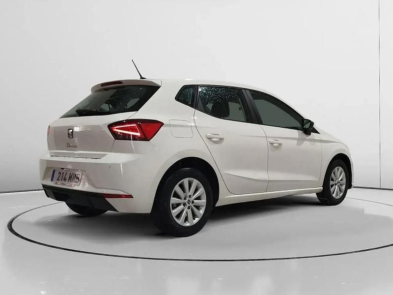 Usado Seat Ibiza Style 110 HP (80 kW) 2023 Branco Sedan
