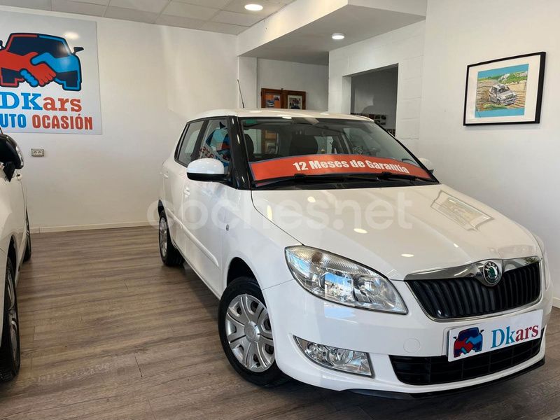 Blanco Usado 2011 Skoda Fabia Berlina | 6190 € (Precio justo) - Imagen 1/4