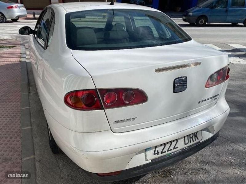 Usado Seat Cordoba Sport 131 CV (96 kW) 2005 Blanco Berlina