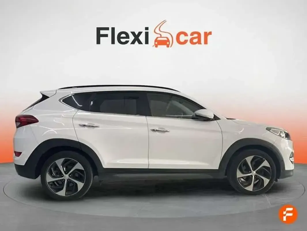 Usado Hyundai Tucson Style 177 CV (130 kW) 2016 Blanco SUV