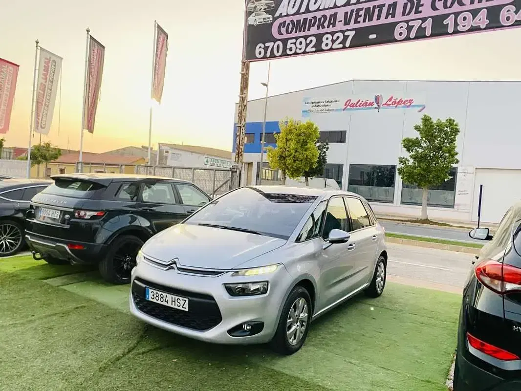 Usado Citroën Grand C4 Picasso Attraction 120 CV (88 kW) 2013 Monovolumen