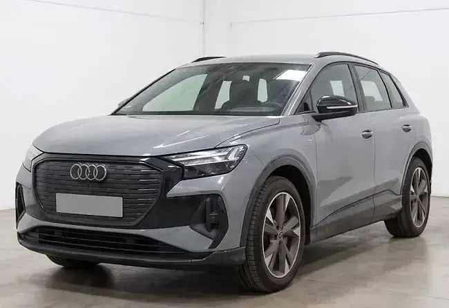 Usado Audi Q4 e-tron S-Line 219 kW (299 CV) 2023 Gris SUV