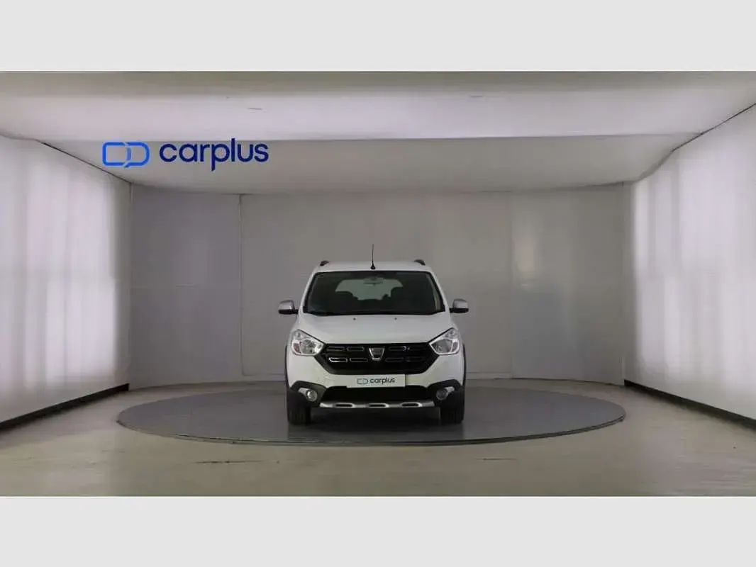 Usado Dacia Lodgy Comfort 116 CV (85 kW) 2022 Blanco Monovolumen