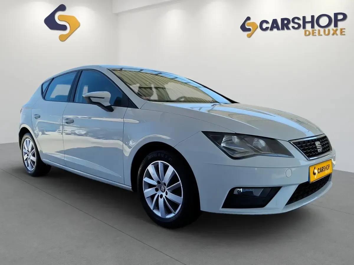Usado Seat Leon Style 110 CV (80 kW) 2017 Blanco Berlina
