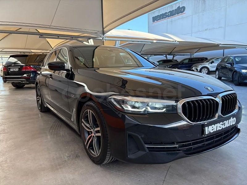 Usado BMW 530e 292 CV (214 kW) 2021 Negro Familiar