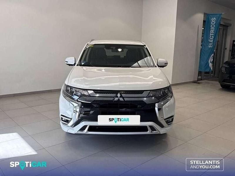 Usado Mitsubishi Outlander P-HEV 224 CV (164 kW) 2020 Blanco SUV