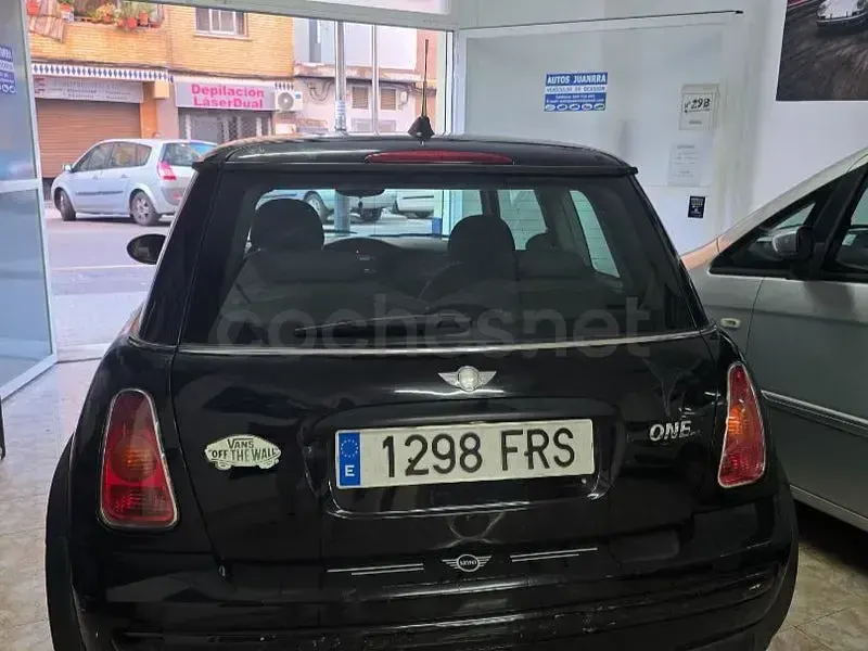 Usado Mini ONE 90 CV (66 kW) 2007 Negro Utilitario