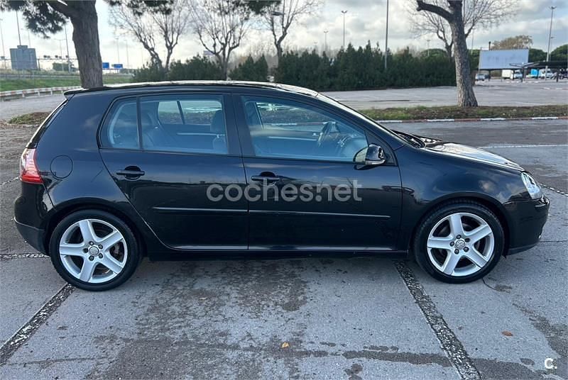 Usado VW Golf IV Highline 140 CV (102 kW) 2005 Negro Berlina