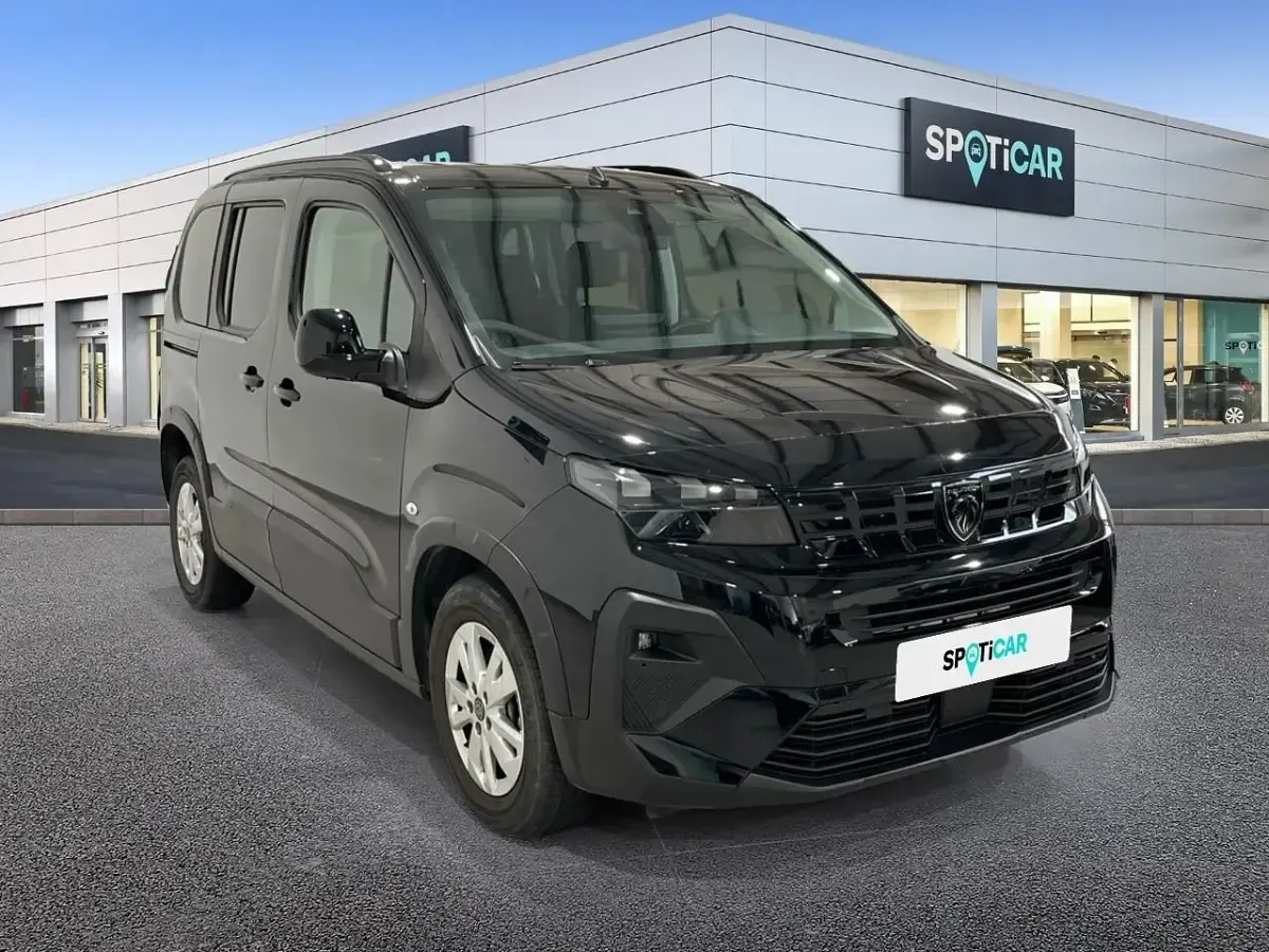 Usado Peugeot Rifter Allure 130 CV (95 kW) 2024 Negro Monovolumen