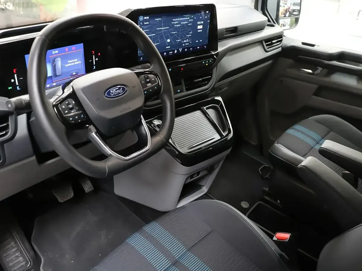 Usado Ford Tourneo Custom Titanium X 160 kW (218 CV) 2024 Gris Van