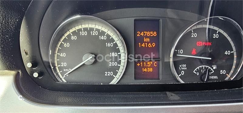 Usado Mercedes Viano 150 CV (110 kW) 2010 Gris / plata Monovolumen