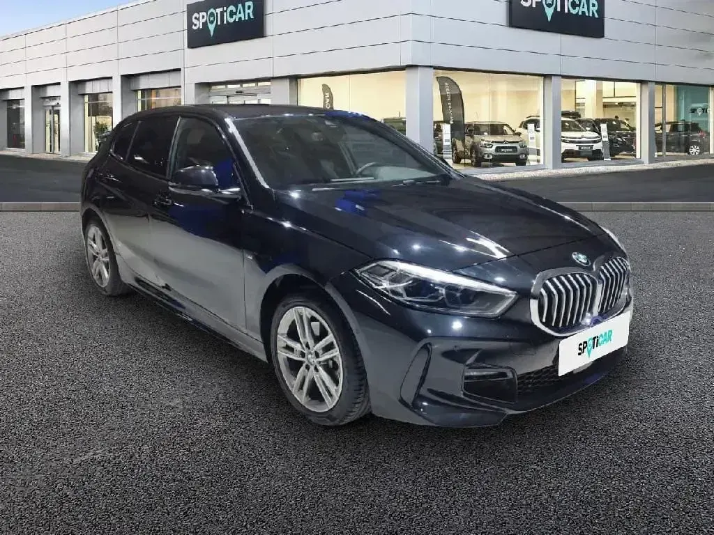 Usado BMW 118 M Sport 136 CV (100 kW) 2023 Rojo Utilitario