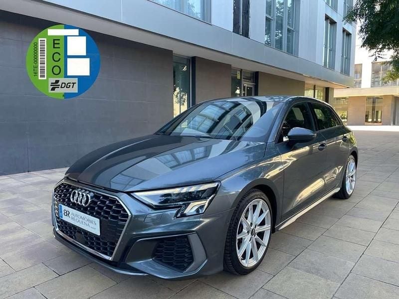 Gris Usado 2021 Audi A3 Sportback S-Line Utilitario | 24.850 € (Caro) - Imagen 1/4