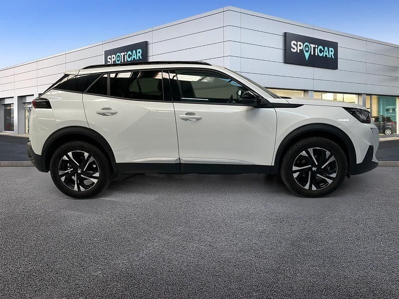 Usado Peugeot 2008 Allure 100 CV (73 kW) 2022 Blanco SUV