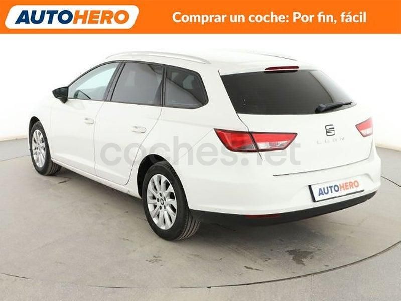 Usado Seat Leon Style 110 CV (80 kW) 2016 Blanco Familiar