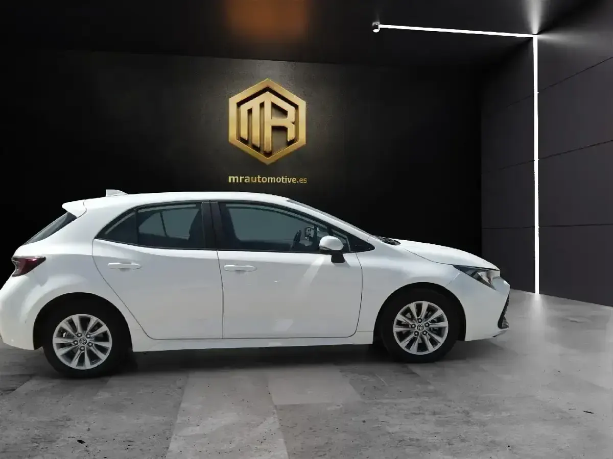 Usado Toyota Corolla Business Edition 122 CV (89 kW) 2023 Blanco