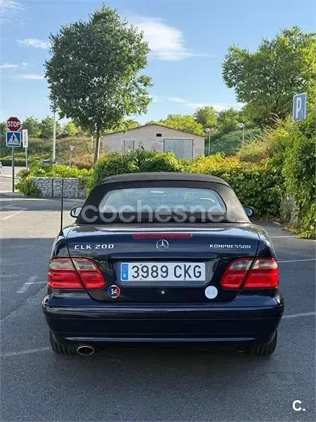 Usado Mercedes CLK200 Elegance 163 CV (119 kW) 2003 Azul Descapotable