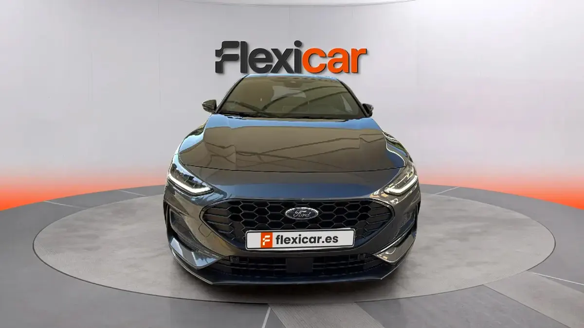 Usado Ford Focus ST-Line 125 CV (91 kW) 2022 Gris Berlina